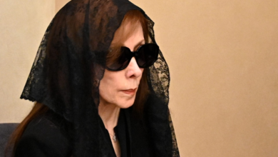 Fairouz bids farewell to her son, Hali Rahbani: Funeral details and celebrity attendance