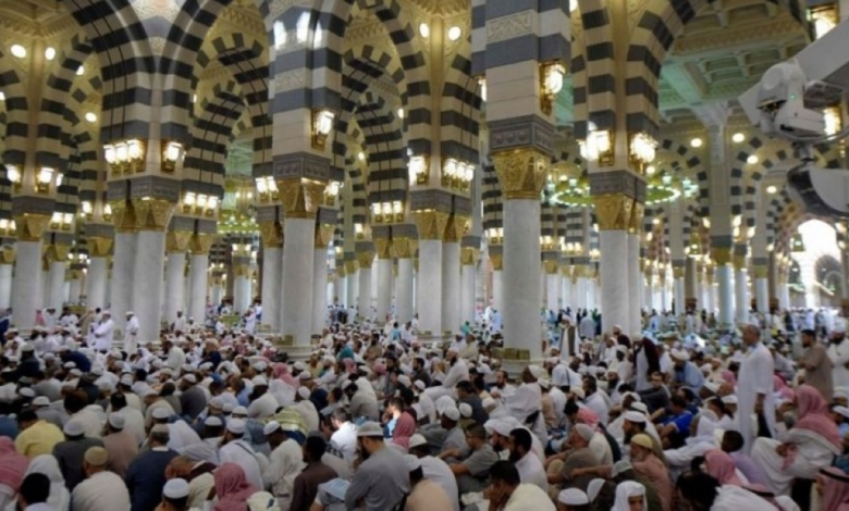 Distributing one million educational books to pilgrims in Madinah in 2025