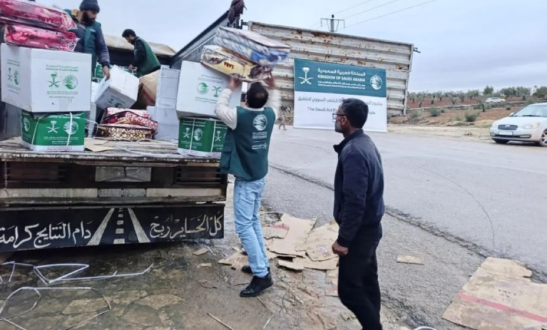 مركز الملك سلمان يوزع مساعدات غذائية في حلب وحضرموت