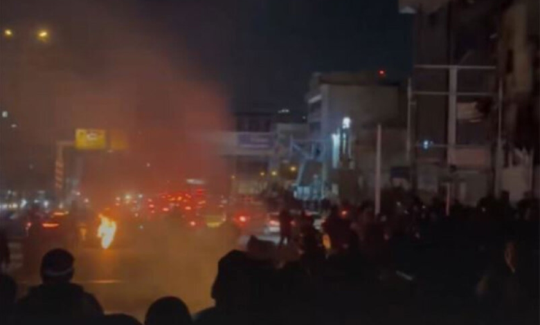 Khamenei warns America and praises pro-government rallies in Iran