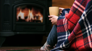 لماذا تشعر النساء بالبرد أكثر من الرجال؟ 4 أسباب علمية