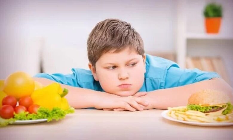 يوم الطفل الخليجي: 5 نصائح ذهبية لحماية طفلك من السمنة