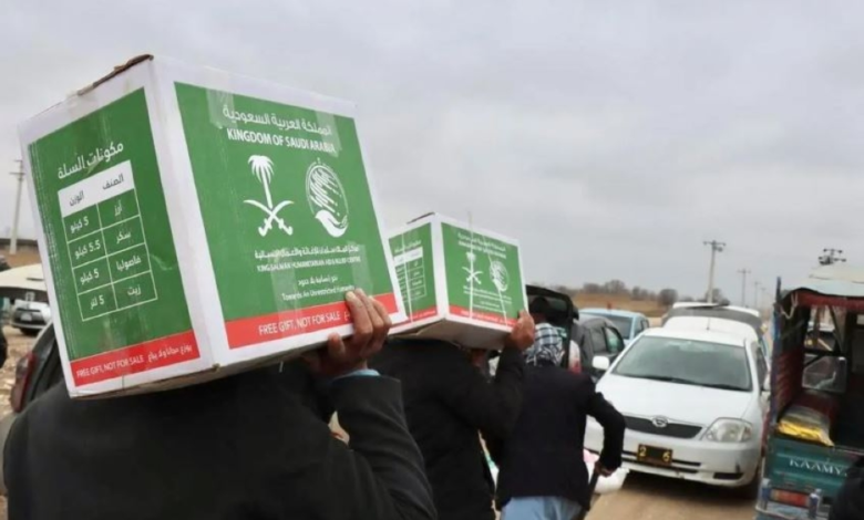 مركز الملك سلمان يوزع مساعدات إيوائية وغذائية في 3 دول