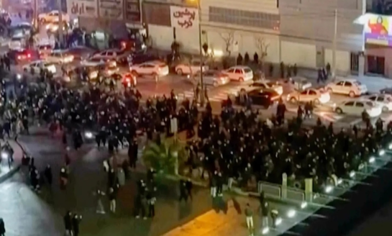 إقالة رئيس إيرانسل لرفضه حجب الإنترنت أثناء الاحتجاجات