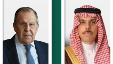 وزير الخارجية يتلقى رسالة من نظيره الروسي لتعزيز العلاقات