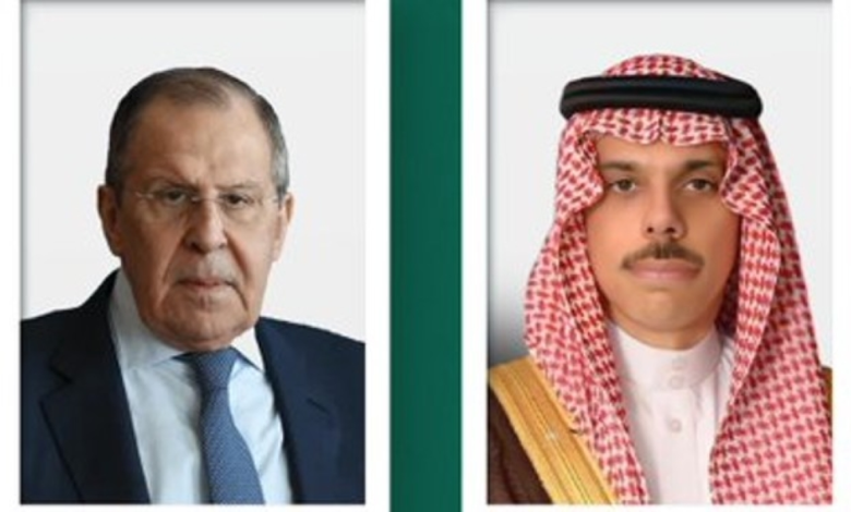 وزير الخارجية يتلقى رسالة من نظيره الروسي لتعزيز العلاقات