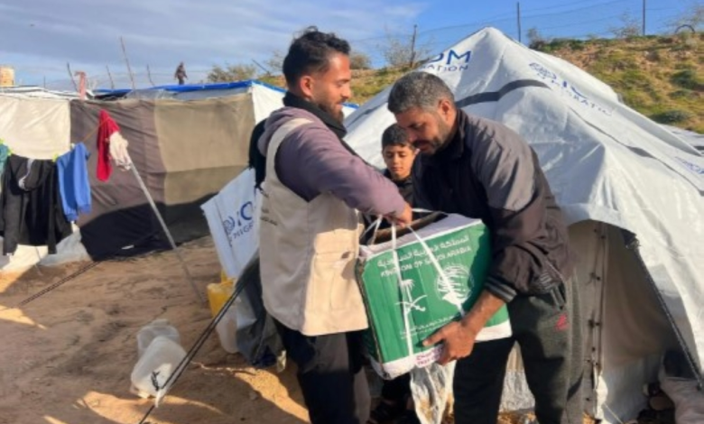 مركز الملك سلمان للإغاثة يواصل توزيع السلال الغذائية في خانيونس