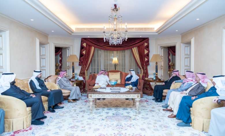 وكيل إمارة الشرقية يعزي أسرة التركي في الخبر