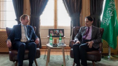 وزير الخارجية السعودي يلتقي نظيره الهولندي في دافوس 2026