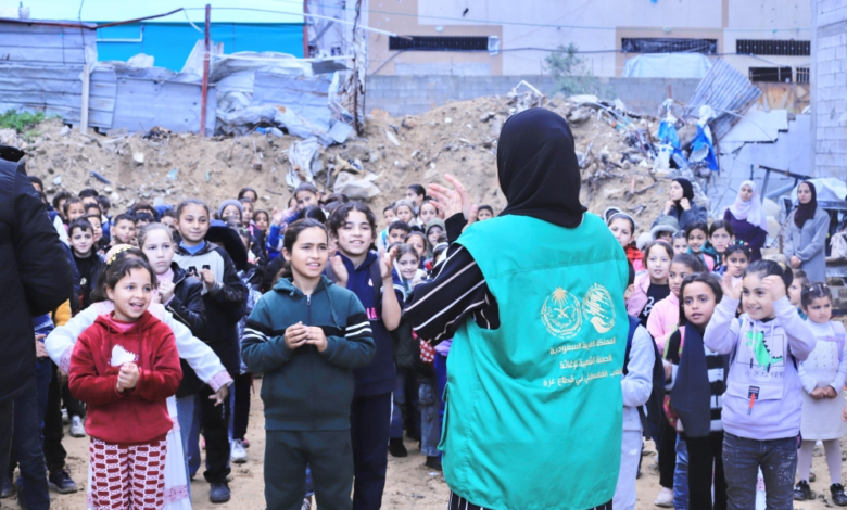 King Salman Center distributes winter clothes to students in northern Gaza