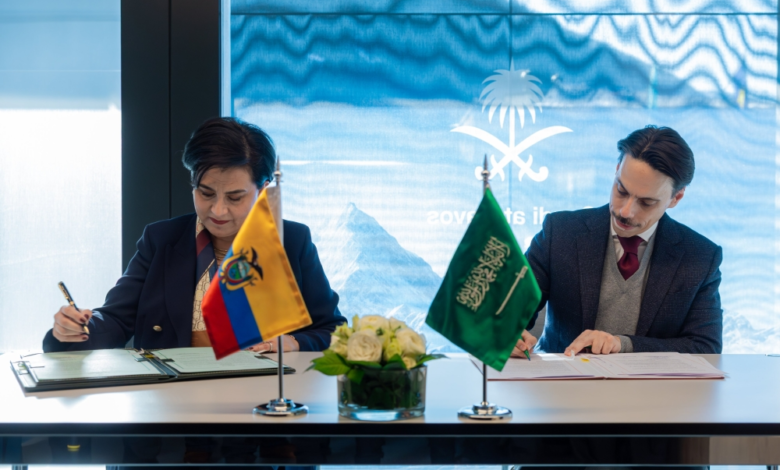 السعودية والإكوادور توقعان اتفاقية تعاون في دافوس