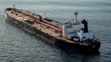 ماكرون يعلن احتجاز ناقلة نفط روسية تابعة لأسطول الظل