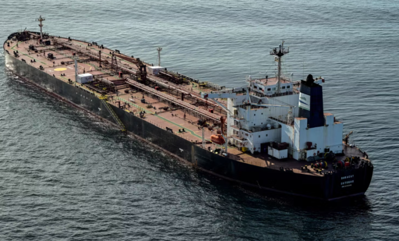 ماكرون يعلن احتجاز ناقلة نفط روسية تابعة لأسطول الظل