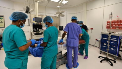 البرنامج السعودي ينقذ حياة يمني في سقطرى بتدخل طبي عاجل