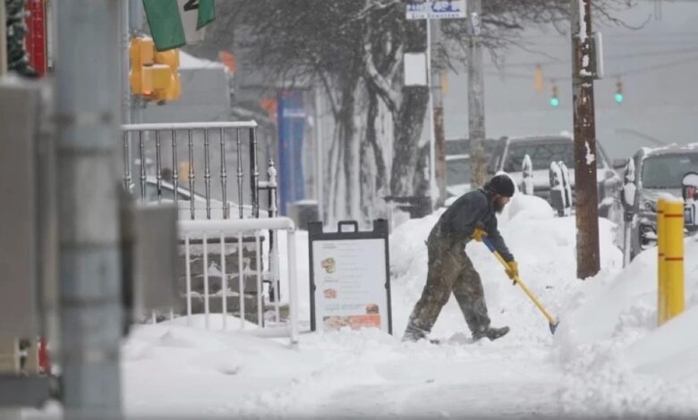 عاصفة شتوية تضرب أمريكا: تحذيرات لـ 40 ولاية وحالة طوارئ