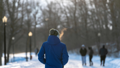 عاصفة شتوية تضرب أمريكا: إلغاء 8 آلاف رحلة وتحذيرات للملايين