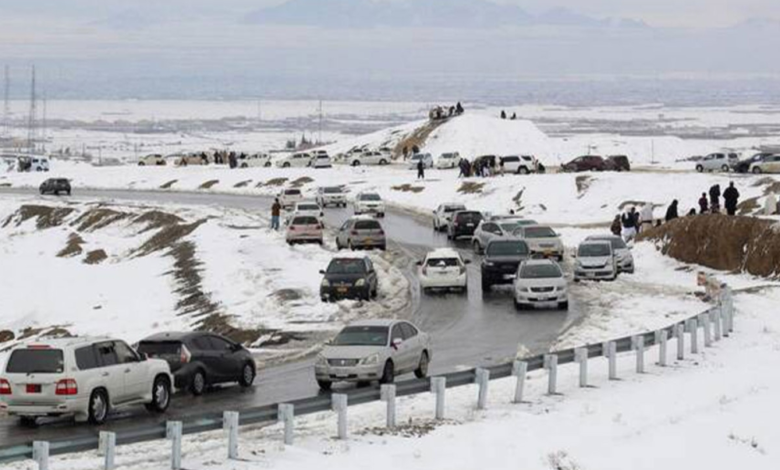 أفغانستان: 61 قتيلاً وتدمير مئات المنازل بسبب الثلوج والأمطار