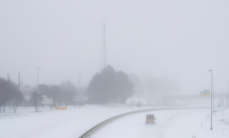 عاصفة شتوية تضرب أمريكا: طوارئ وإلغاء رحلات جوية
