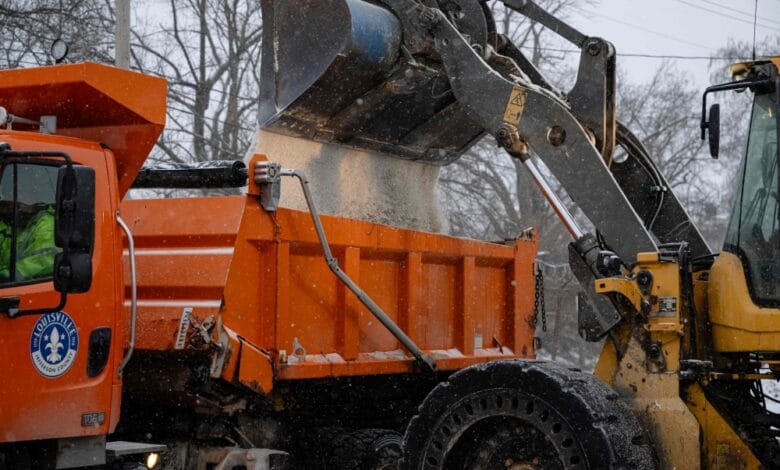 ترمب يعلن الطوارئ في 10 ولايات لمواجهة عاصفة شتوية