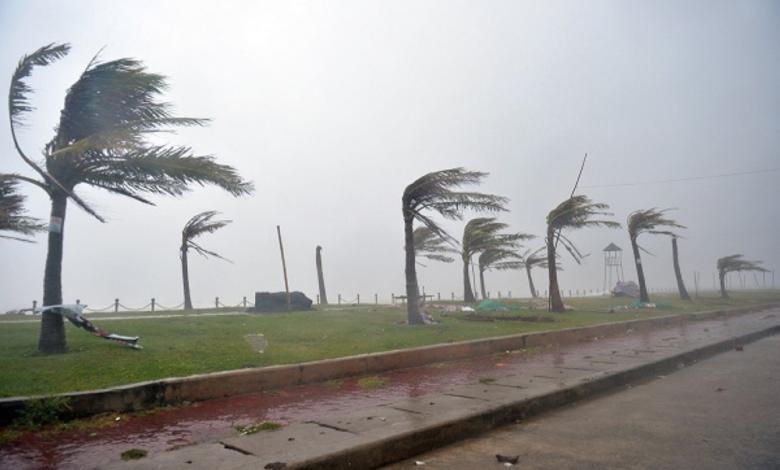 الأرصاد: رياح شديدة بالشرقية وأمطار متوسطة على عسير