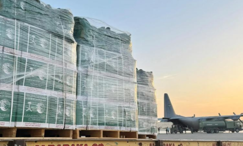 The 80th Saudi relief plane to support Gaza arrives via El Arish Airport