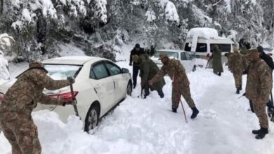 الجيش الباكستاني يطلق عمليات إغاثة واسعة لإنقاذ العالقين