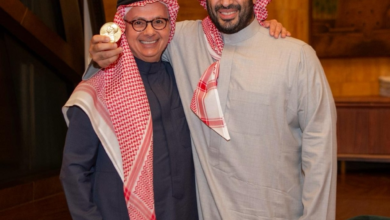 ولي العهد يستقبل عمر ياغي الفائز بجائزة نوبل للكيمياء 2025