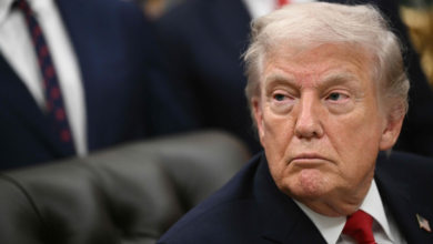 ترامب يحرك سفناً حربية نحو إيران ويحذر بريطانيا من الصين