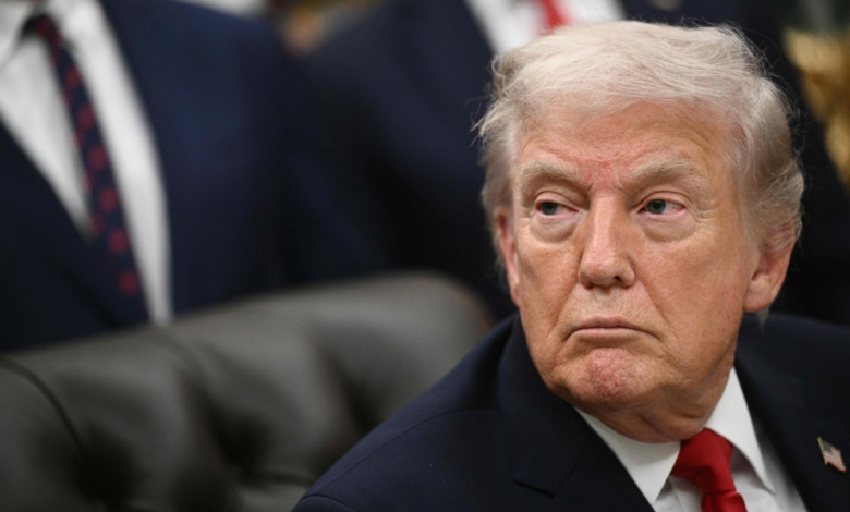 ترامب يحرك سفناً حربية نحو إيران ويحذر بريطانيا من الصين