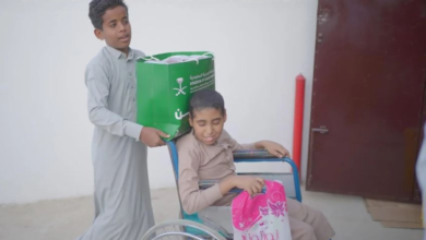 مركز الملك سلمان يوزع مساعدات شتوية وغذائية في اليمن وباكستان