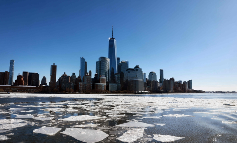 عاصفة ثلجية تضرب أمريكا: 100 قتيل وتأجيل مهام ناسا