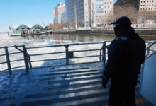 عاصفة ثلجية في أمريكا: حادث قطار وإلغاء رحلات جوية واسعة