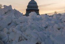 عاصفة شتوية تضرب أمريكا وتلغي 2100 رحلة جوية