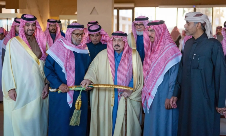 ختام مهرجان خادم الحرمين للهجن: أمير الرياض يتوج الفائزين