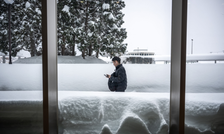 تساقط الثلوج في اليابان يقتل 30 شخصاً والجيش يتدخل