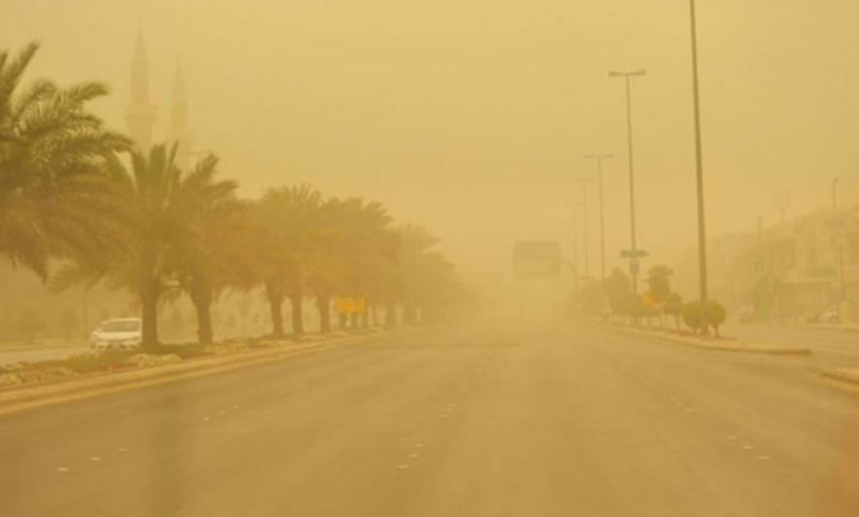 طقس الرياض اليوم: رياح نشطة وأتربة وتنبيهات الأرصاد