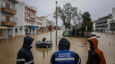 العاصفة ليوناردو تضرب إسبانيا: إجلاء 3000 شخص وإنذار أحمر