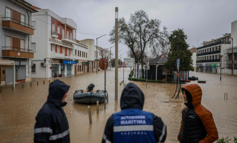 العاصفة ليوناردو تضرب إسبانيا: إجلاء 3000 شخص وإنذار أحمر