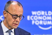 المستشار الألماني يصل الرياض: زيارة رسمية لتعزيز الشراكة السعودية