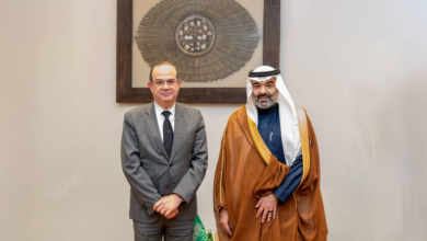 السواحه يبحث تعزيز الاقتصاد الرقمي مع 5 وزراء بمنظمة التعاون