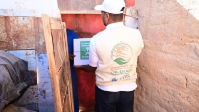 مركز الملك سلمان يوزع 4750 كرتون تمر في حضرموت لعام 2026