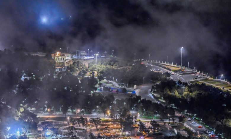 Winter in Al-Baha... the embrace of clouds and forests paints a charming natural scene