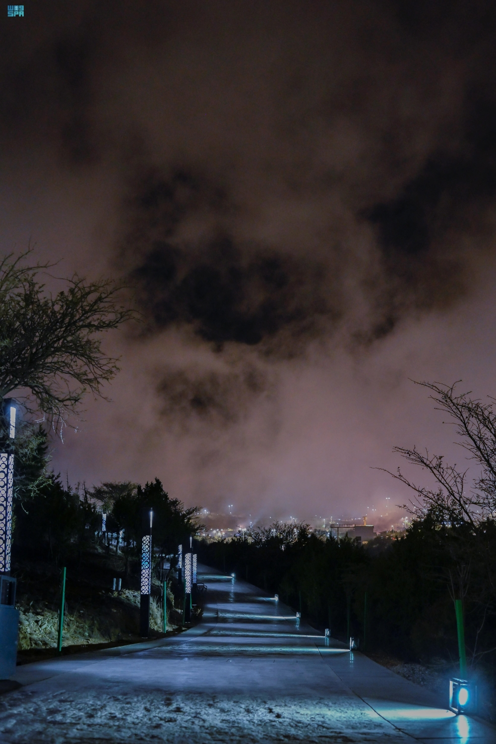 Clouds are a visual delight that characterizes winter in Al-Baha - SPA