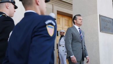 غياب وزير الدفاع الأمريكي عن اجتماع الناتو وسط أزمة غرينلاند