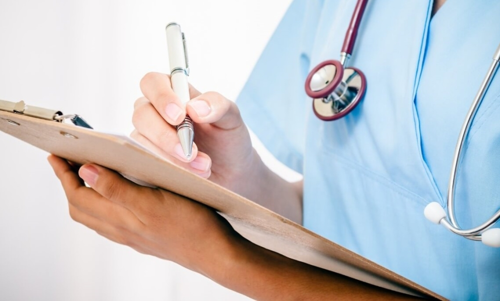 تحديد مهام التمريض والقبالة