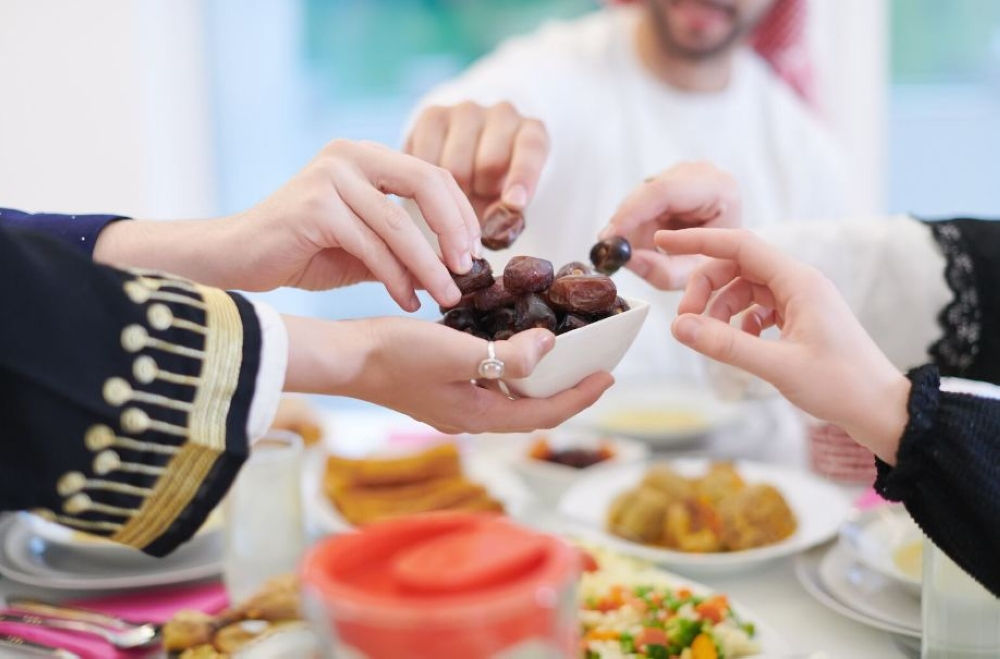 مختصون: التغذية الصحية في رمضان تسهل الصيام وتخلص الجسم من السموم