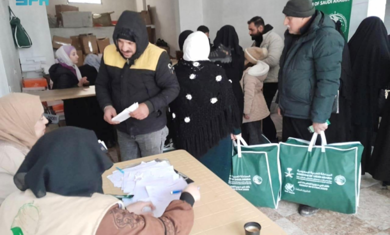 King Salman Center distributes winter clothing vouchers in Syria as part of the Kanf project