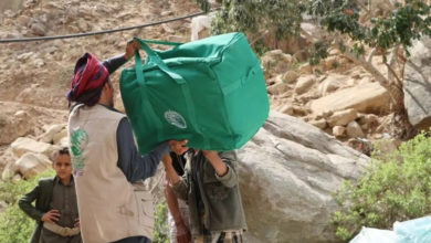 مركز الملك سلمان يوزع مساعدات إيوائية في صعدة باليمن