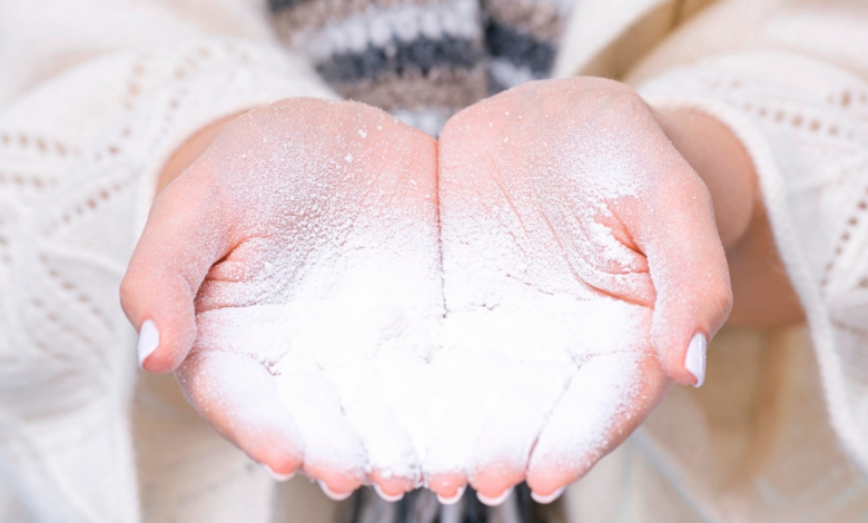أسباب برودة الأطراف وعلاجها: دليلك الطبي الشامل