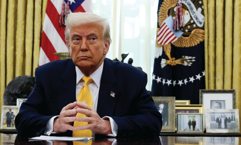 ترامب: تغيير نظام إيران أفضل خيار وإرسال حاملة طائرات